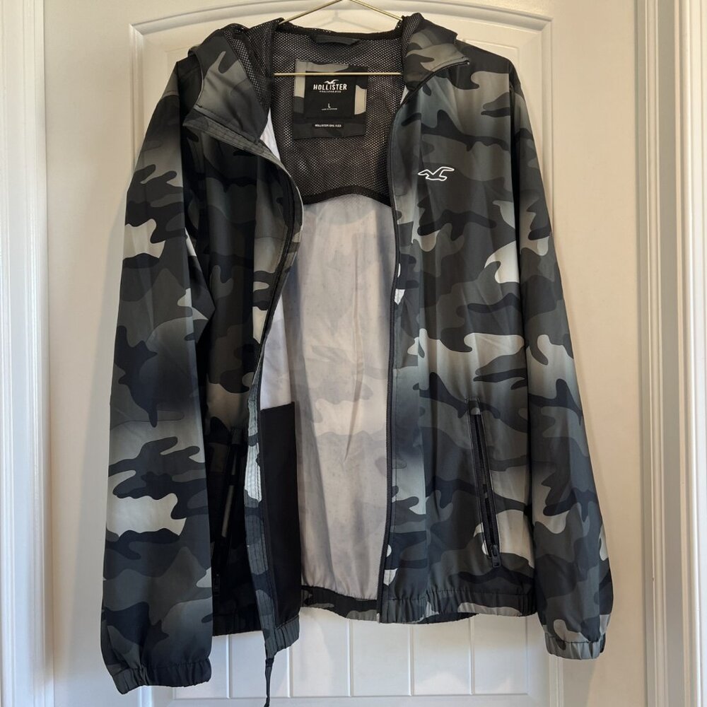 Hollister Men's Camo Windbreaker Size L